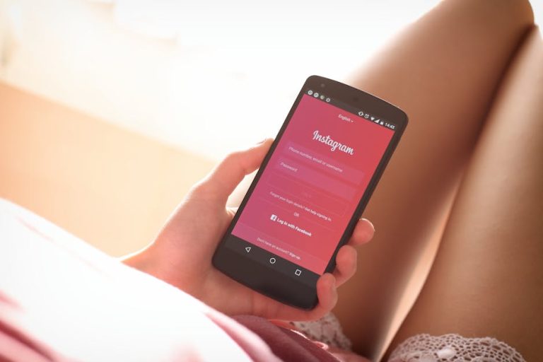 Suno AI Music: как работает музыкальная нейросеть для начинающих с пошаговым руководством