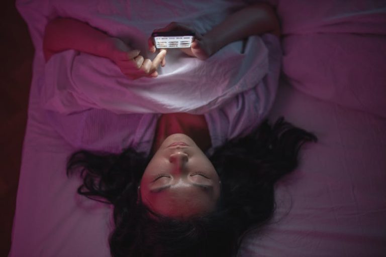 Suno AI для создания и редактирования музыки на телефоне в 2025 году